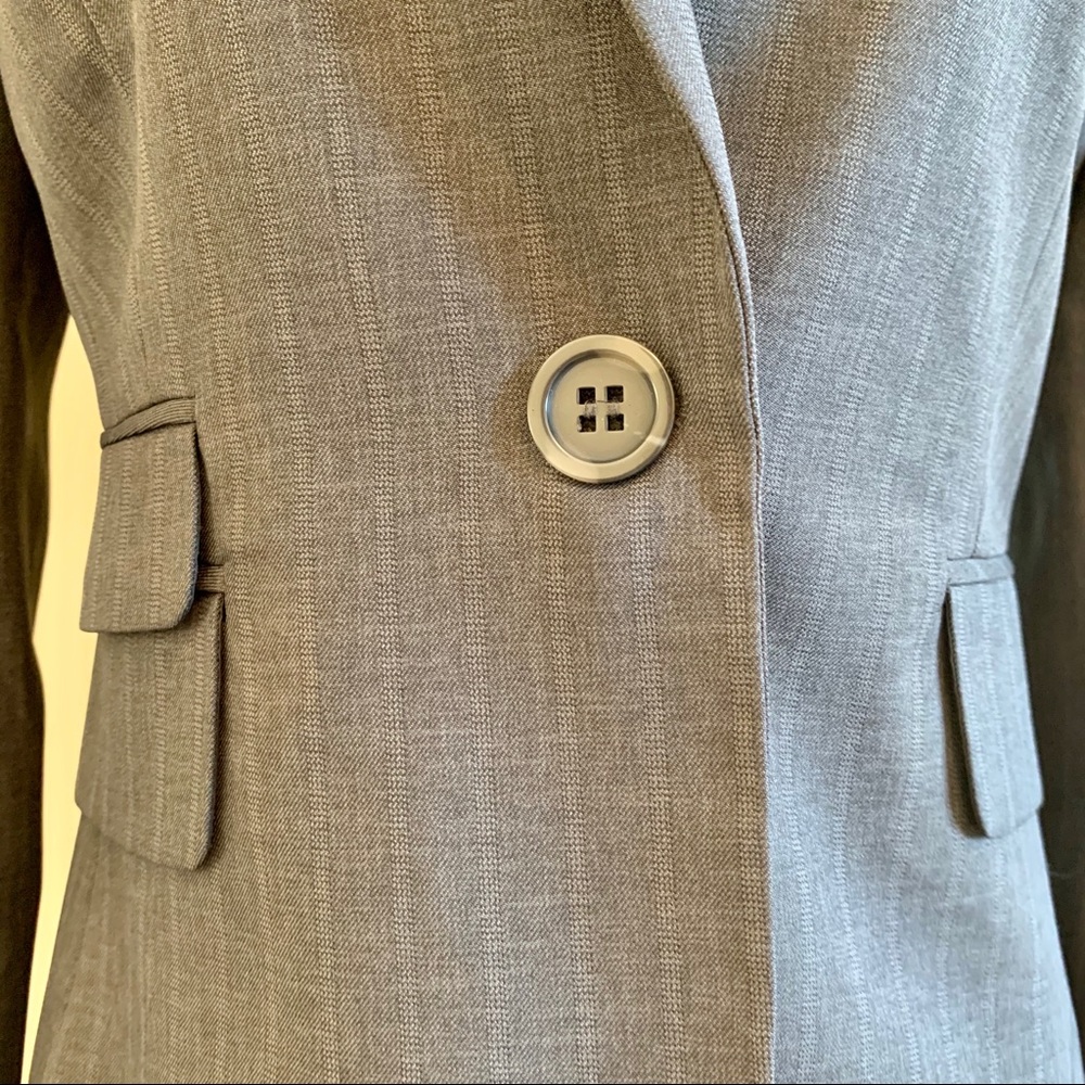 Striped Chevron Blazer - Picture 4 of 14